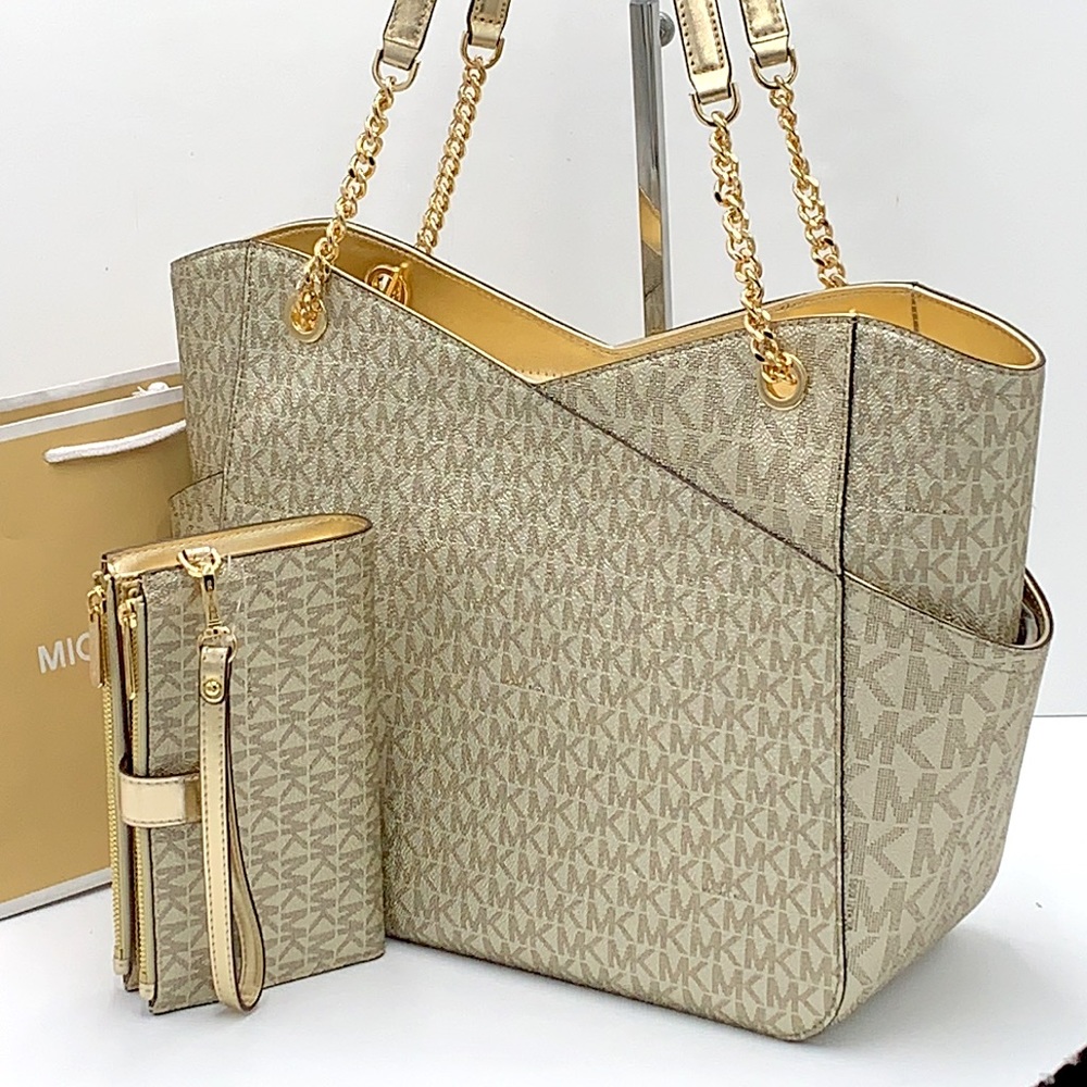 MICHAEL KORS LG  X CHAIN SHOULDER TOTE & Lg Double Zip Wallet PALE GOLD SIGNTR